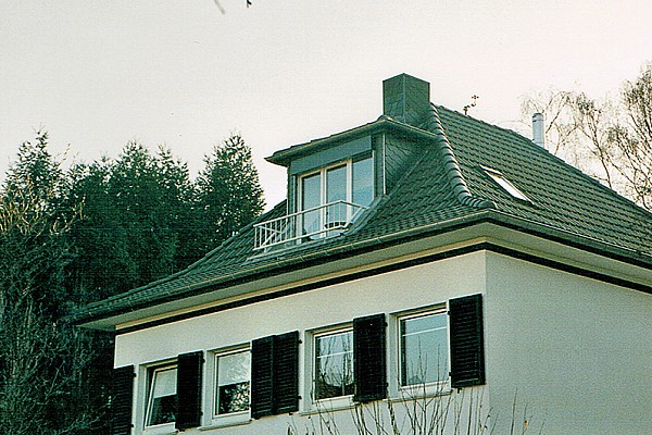 Dacheindeckung mit Gaube in Bonn